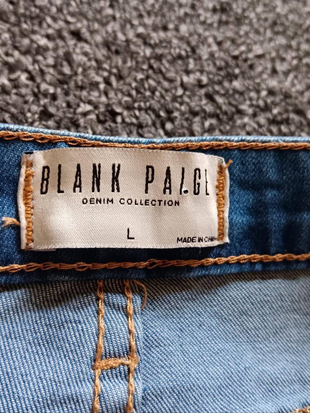 NWT Blank Paige Light Blue Distressed Women’s Jeans Size Large, New - Picture 6 of 9